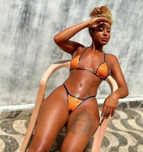 Emelly Souza nude actress archive