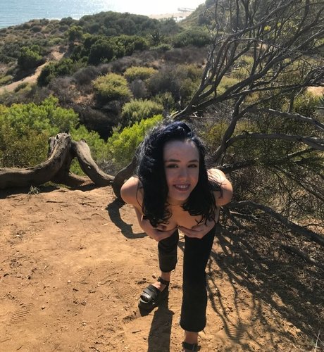 Lily Sheen model pics