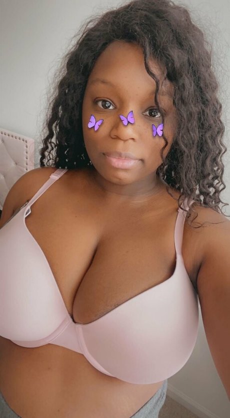 ThatChocoBxtch star nude picture