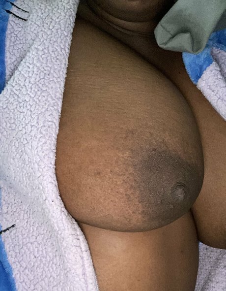 ThatChocoBxtch art model photos