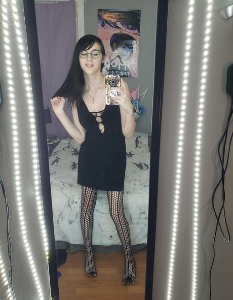 gothravemom hd actress photos