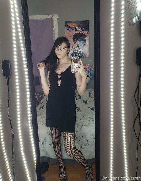 gothravemom model nudes gallery