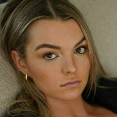 livroyalty star adult archive