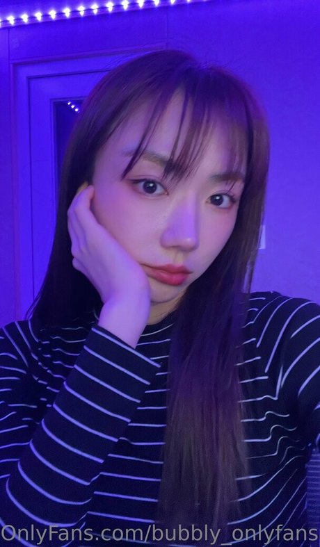 Bubbly live nudes star images