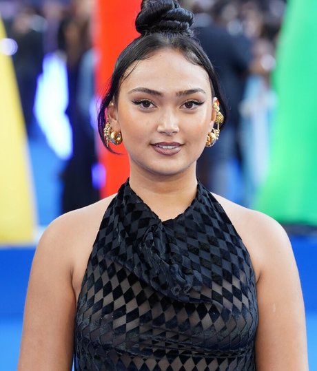 Joy Crookes free pornstar gallery