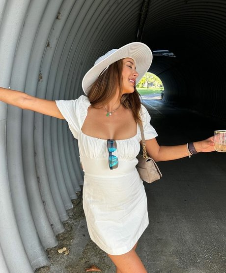 popular onlyfans pretty photos