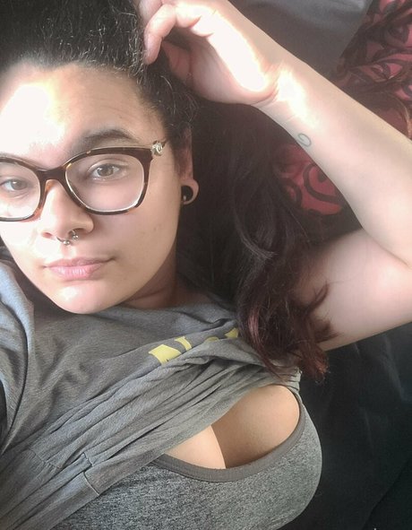 lucysemporium pornstar naked image