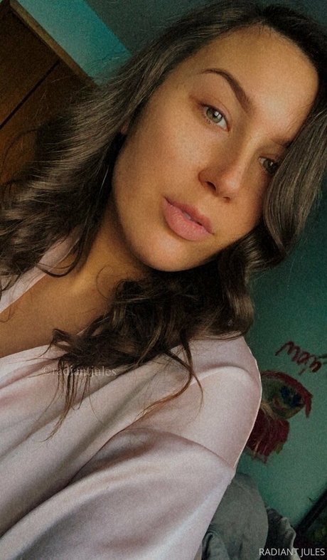 RadiantJules pretty actress pictures