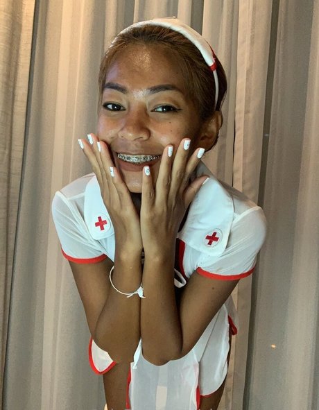 benzontoast naked star img