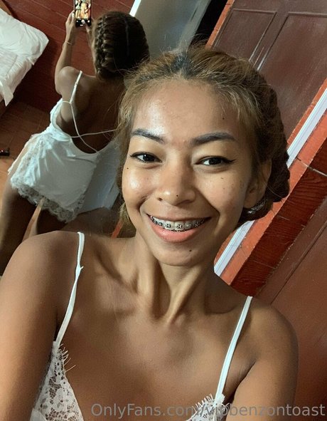 benzontoast model picture