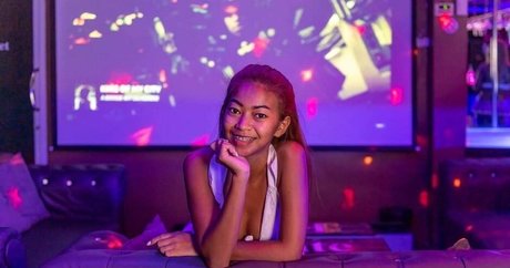 benzontoast nude actress picture