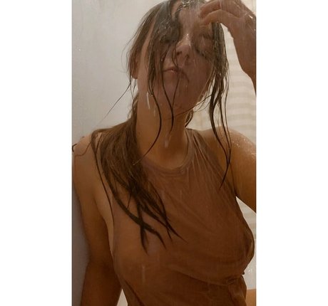 bea zee erotic actress pic