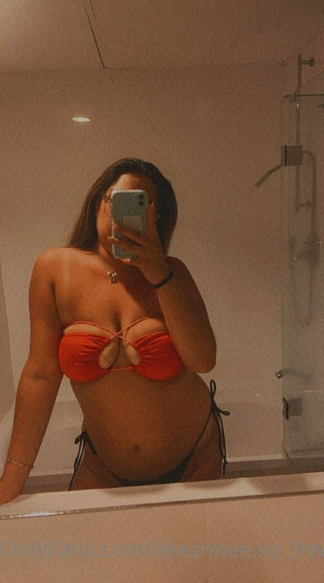 leleannee xo free erotic star picture