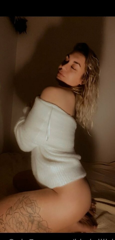 kiwigiiiirl model hd pic