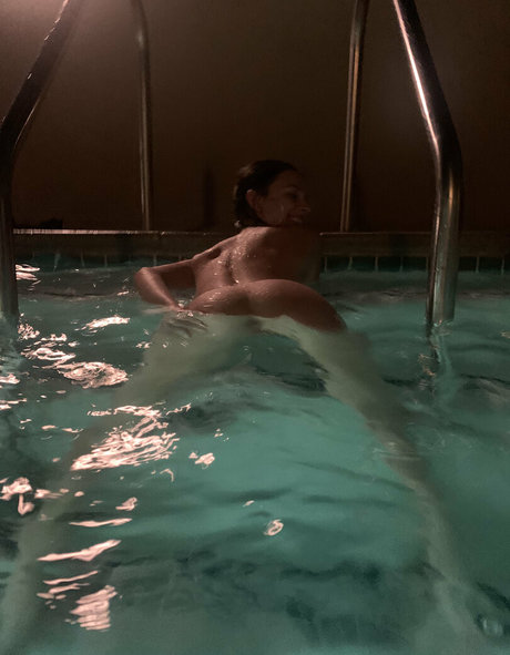 persianbrat69 adult model picture