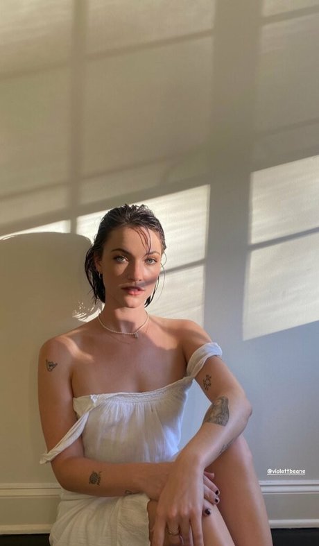 Violett Beane pornstar naked photo