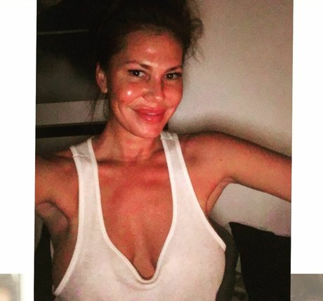 40 years old onlyfans pornographic image