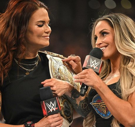 Amy Dumas model top pictures