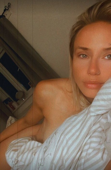 Cerimarie1990 pornstar xxx pic