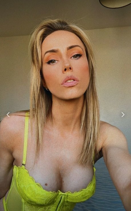 Cerimarie1990 naked star pics