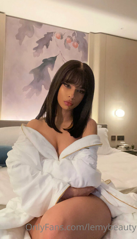 petite asian onlyfans pornos images