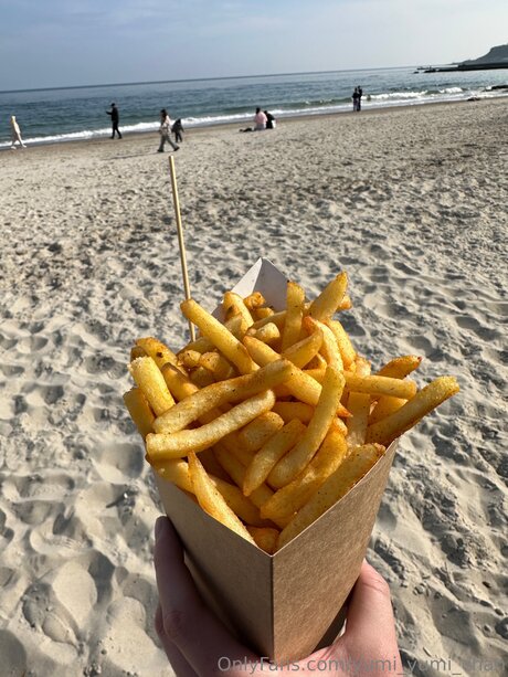 Yumi Yumi Chan porn star picture