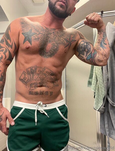 Giosworld model naked gallery