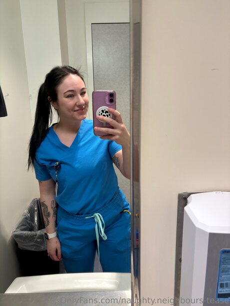 Naughty Neighbours Tease art star image