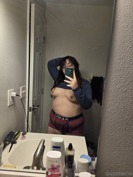 Spitfaerie model pretty photos