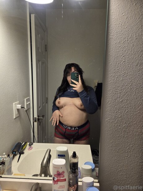 Spitfaerie star sex photo