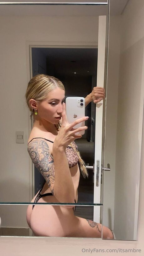 Itsambre naked star img