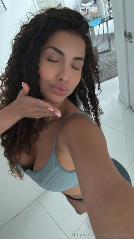 Ttexclusive star hot image