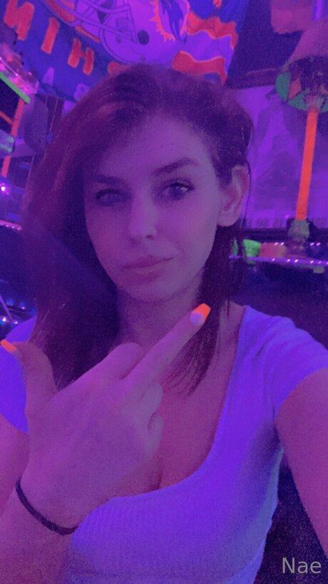 Bipoeticgirl420 model top pic