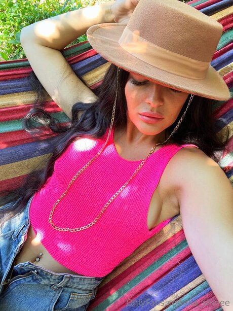 Shine Lia naked actress photos