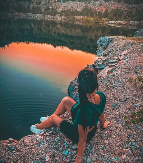 Shine Lia nice actress pics