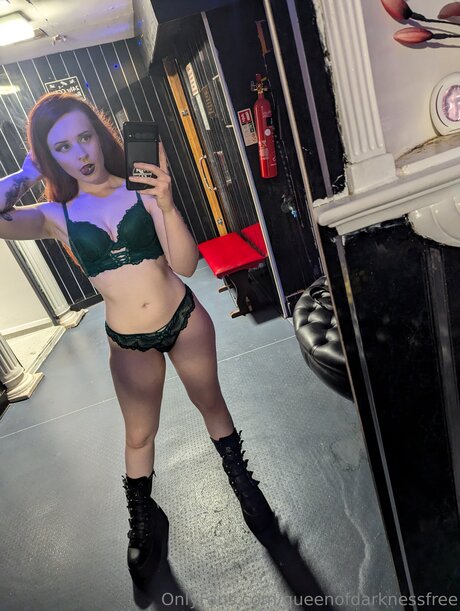 Queenofdarknessfree star art archive