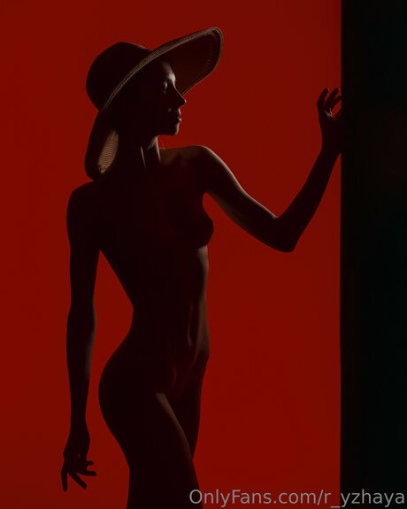 R Yzhaya model nice img