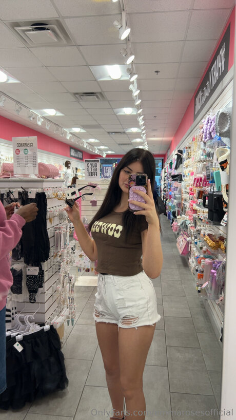 Emmarosesofficial nudes star photo