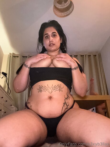 S3xyb3llax porn star photo