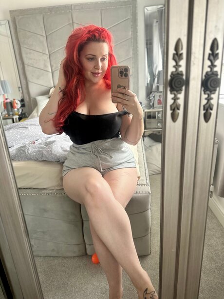 Vanessarosevixen model adult pic