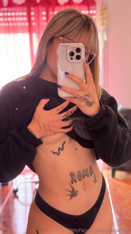 Juliababyxx high quality model pictures