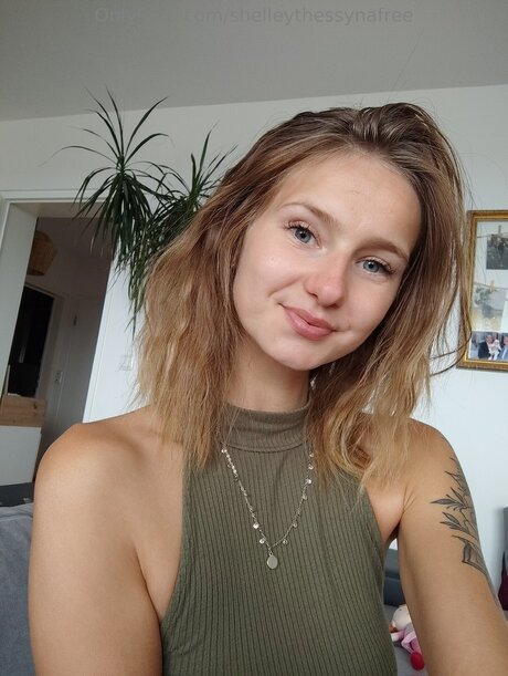 Shelleythessynafree star nude picture