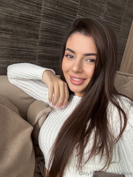 Oli Viaa nudes model images