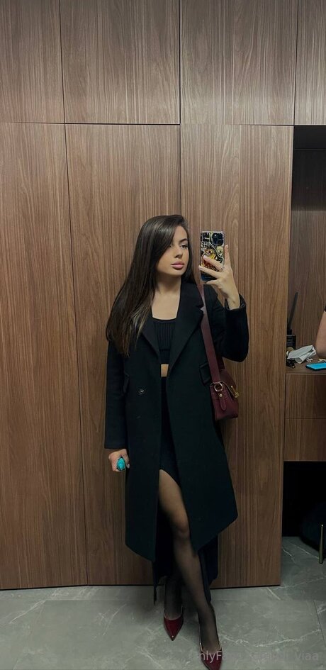 Oli Viaa star naked pic