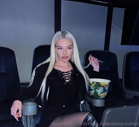 Daisy Cutie hot star img