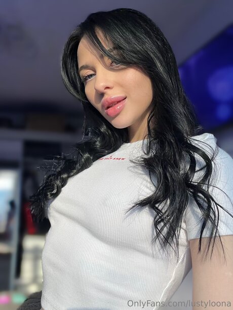 Lustyloona star top img