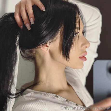 Lustyloona exclusive pornstar photos