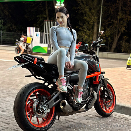 Lustyloona art pornstar pic