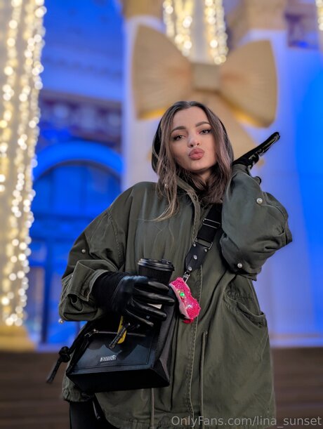 Lina Sunset adult model photo