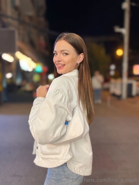 Lina Sunset model free images